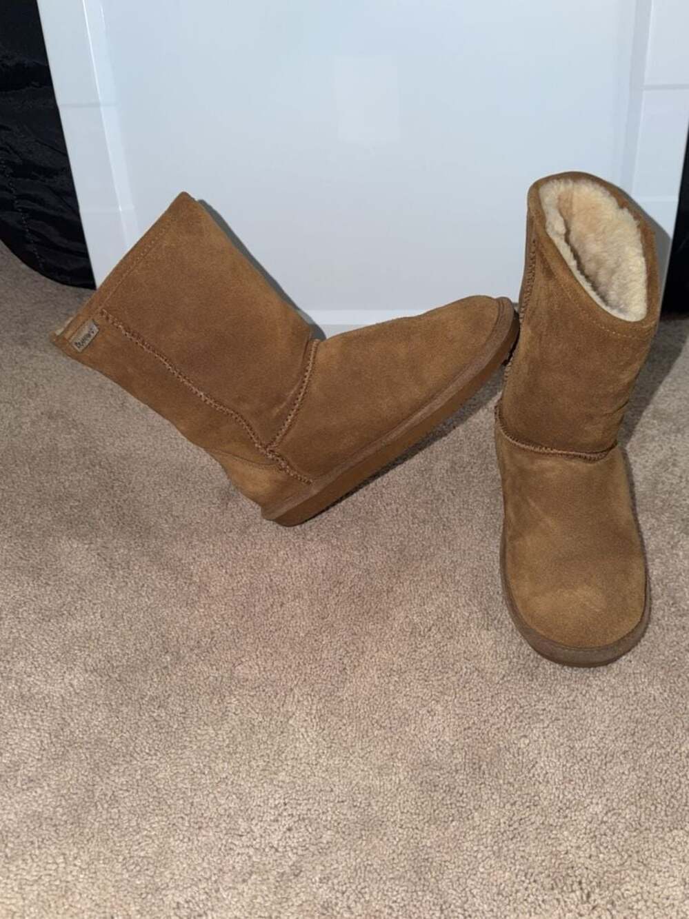 Bearpaw Women's Elle Short Suede Boots Size 8